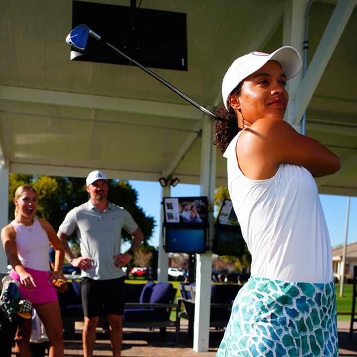 inrange-ball-tracking-golfer-with-friends